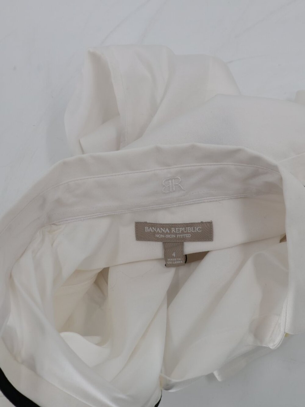 NWT Banana Republic top womens 4 Non-iron Fitted Shirt stretch white black trim - Picture 11 of 14